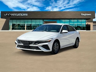 New 2025 Hyundai Elantra SEL w/ Cargo Package