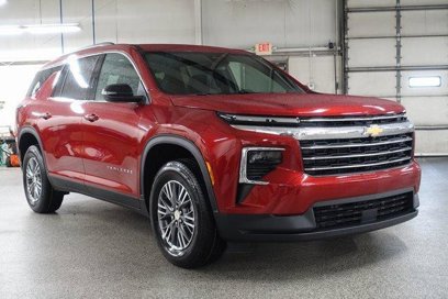 New 2025 Chevrolet Traverse LT