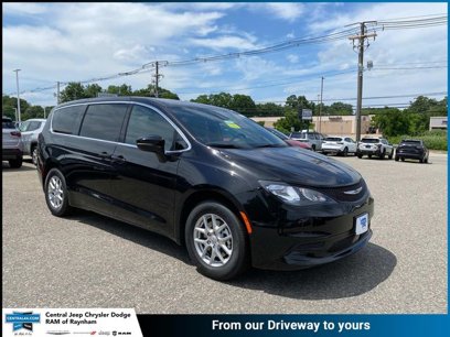 New 2025 Chrysler Voyager LX