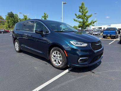 Used 2023 Chrysler Pacifica Touring-L