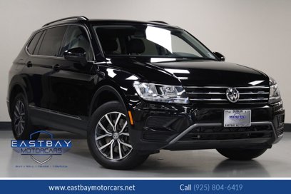Used 2020 Volkswagen Tiguan SE w/ Panoramic Sunroof Package