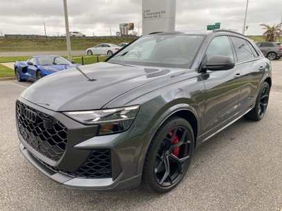 New 2025 Audi RS Q8 performance