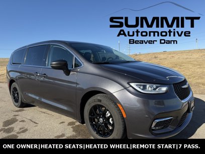 Used 2023 Chrysler Pacifica Touring-L