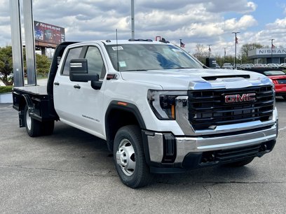 New 2025 GMC Sierra 3500 Pro w/ Convenience Package