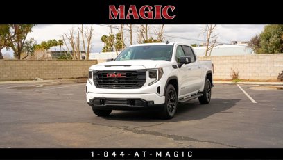 New 2025 GMC Sierra 1500 Elevation w/ Elevation Premium Package