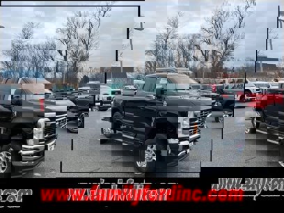 New 2025 Ford F250 XL w/ FX4 Off-Road Package
