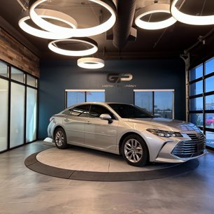Used 2019 Toyota Avalon XLE w/ Moonroof Package