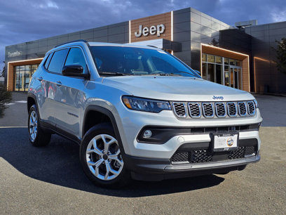 New 2025 Jeep Compass Latitude w/ Convenience Group