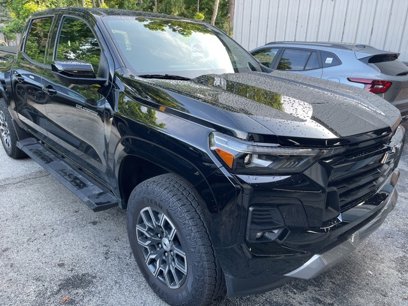 Used 2023 Chevrolet Colorado Z71 w/ Z71 Convenience Package 2