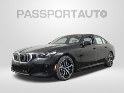 New 2025 BMW 550e xDrive w/ Premium Package