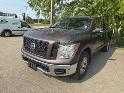 Used 2019 Nissan Titan SV w/ SV Convenience Package