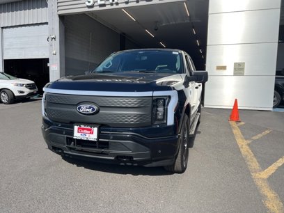 New 2024 Ford F150 Lightning 4x4 SuperCrew w/ Max Trailer Tow Package