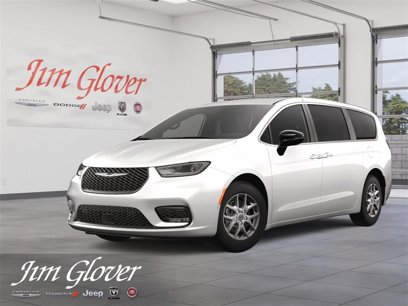 New 2025 Chrysler Pacifica Select