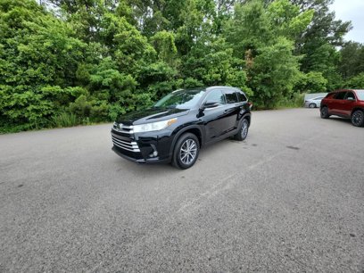 Used 2019 Toyota Highlander SE