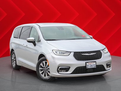 Used 2023 Chrysler Pacifica Limited
