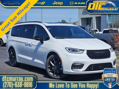 New 2025 Chrysler Pacifica Limited