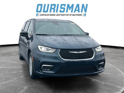 New 2025 Chrysler Pacifica Select