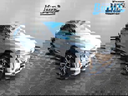 New 2025 Cadillac Lyriq Luxury
