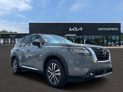Used 2022 Nissan Pathfinder Platinum w/ Cargo Package