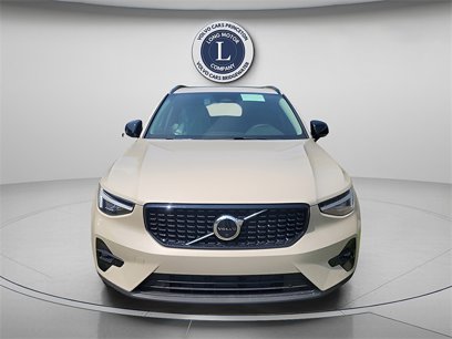 New 2025 Volvo XC40 B5 Plus w/ Protection Package Premier