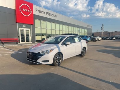 New 2025 Nissan Versa SV w/ Trunk Package