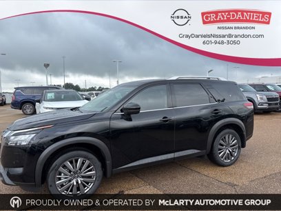 New 2025 Nissan Pathfinder SL w/ SL Premium Package