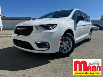 New 2025 Chrysler Pacifica Select