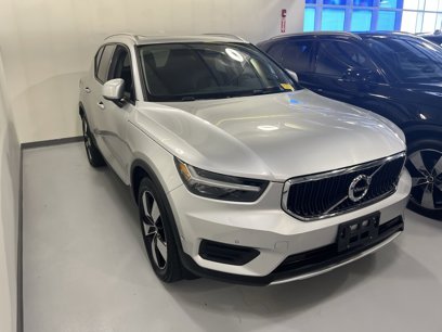 Used 2019 Volvo XC40 T5 Momentum