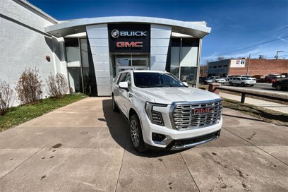 New 2025 GMC Yukon XL Denali w/ Sun & Power Step Package