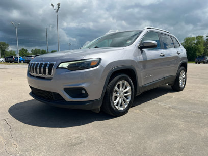 Used 2019 Jeep Cherokee Latitude w/ Popular Appearance Group