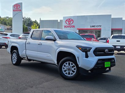 New 2025 Toyota Tacoma SR5
