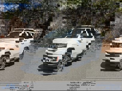New 2025 Jeep Wagoneer 4WD
