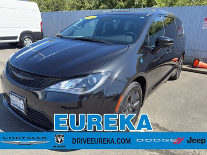 Used 2020 Chrysler Pacifica Limited w/ Advanced Safetytec Group