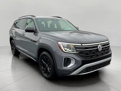 New 2025 Volkswagen Atlas Peak Edition SE