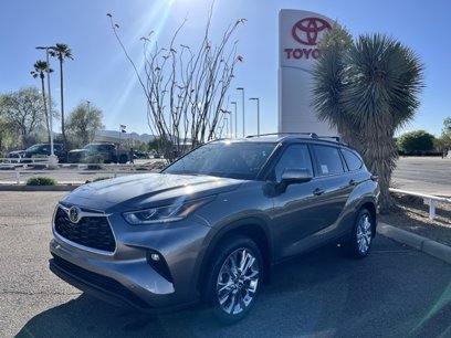 New 2025 Toyota Highlander Limited