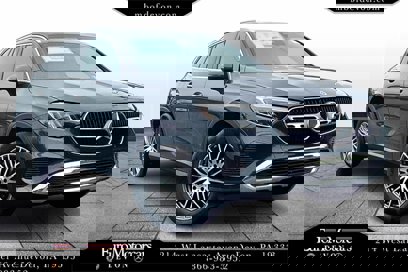 New 2025 Mercedes-Benz GLC 300 4MATIC