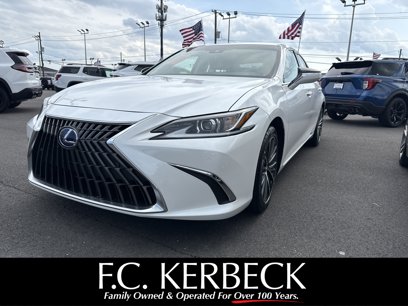 Used 2022 Lexus ES 300h w/ Premium Package