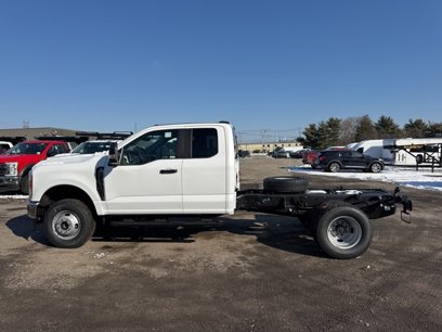 New 2024 Ford F350 XL w/ XL Chrome Package