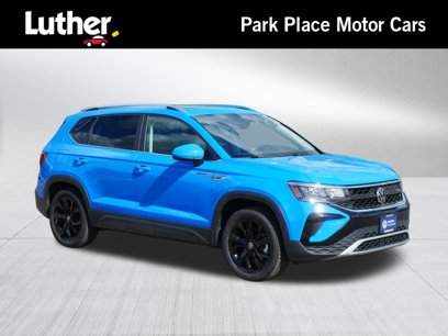 Certified 2022 Volkswagen Taos SE w/ Panoramic Sunroof Package