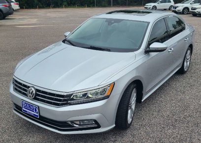 Used 2017 Volkswagen Passat 1.8T SEL Premium