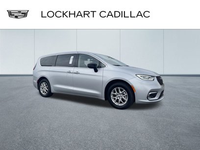 Used 2024 Chrysler Pacifica Touring-L