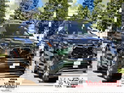 New 2025 Toyota Highlander Platinum