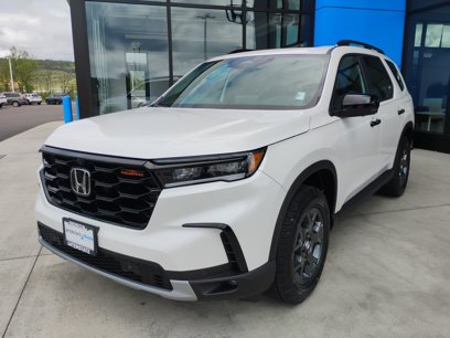 New 2025 Honda Pilot TrailSport