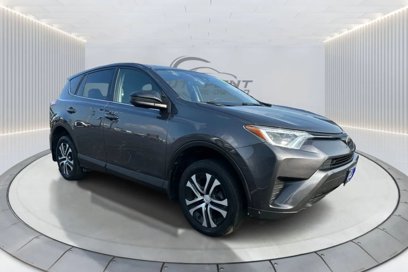 Used 2018 Toyota RAV4 LE w/ All Weather Liner Package
