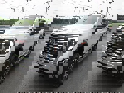 New 2025 GMC Sierra 2500 SLE w/ SLE Value Package;