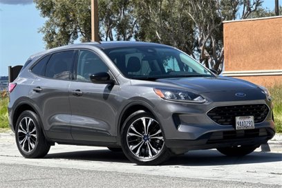Used 2022 Ford Escape SE w/ SE Sport Appearance Package