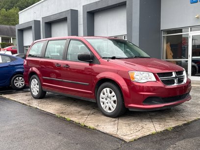Used 2016 Dodge Grand Caravan American Value Package w/ UConnect Hands-Free Group