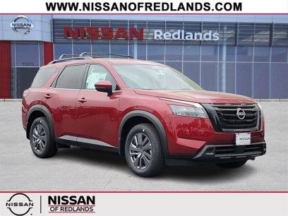 New 2025 Nissan Pathfinder SV w/ Black Appearance Package