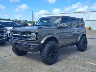 New 2025 Ford Bronco Outer Banks