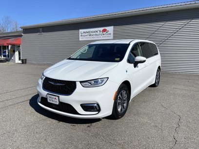 Used 2023 Chrysler Pacifica Touring-L